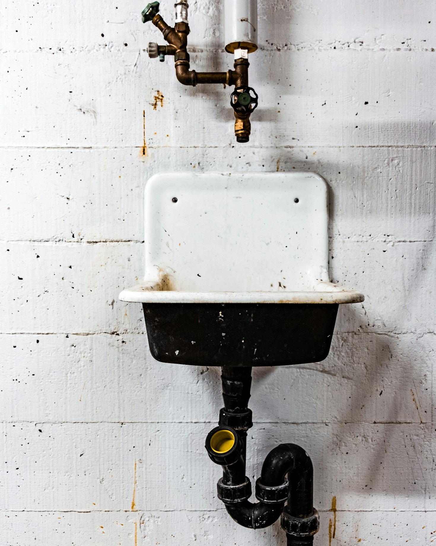 The Benefits of Regular Pipe Cleaning